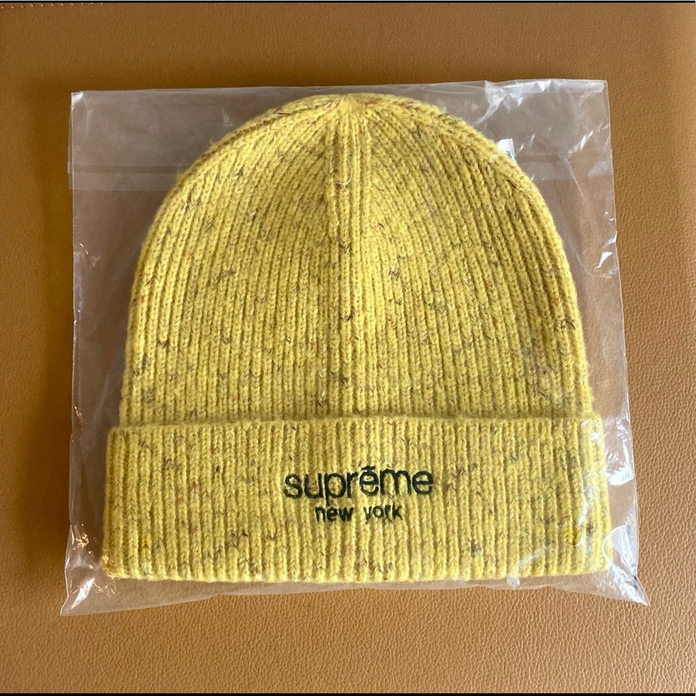 SUPREME 🆕🔥 Rainbow Speckle Beanie, Yellow color way